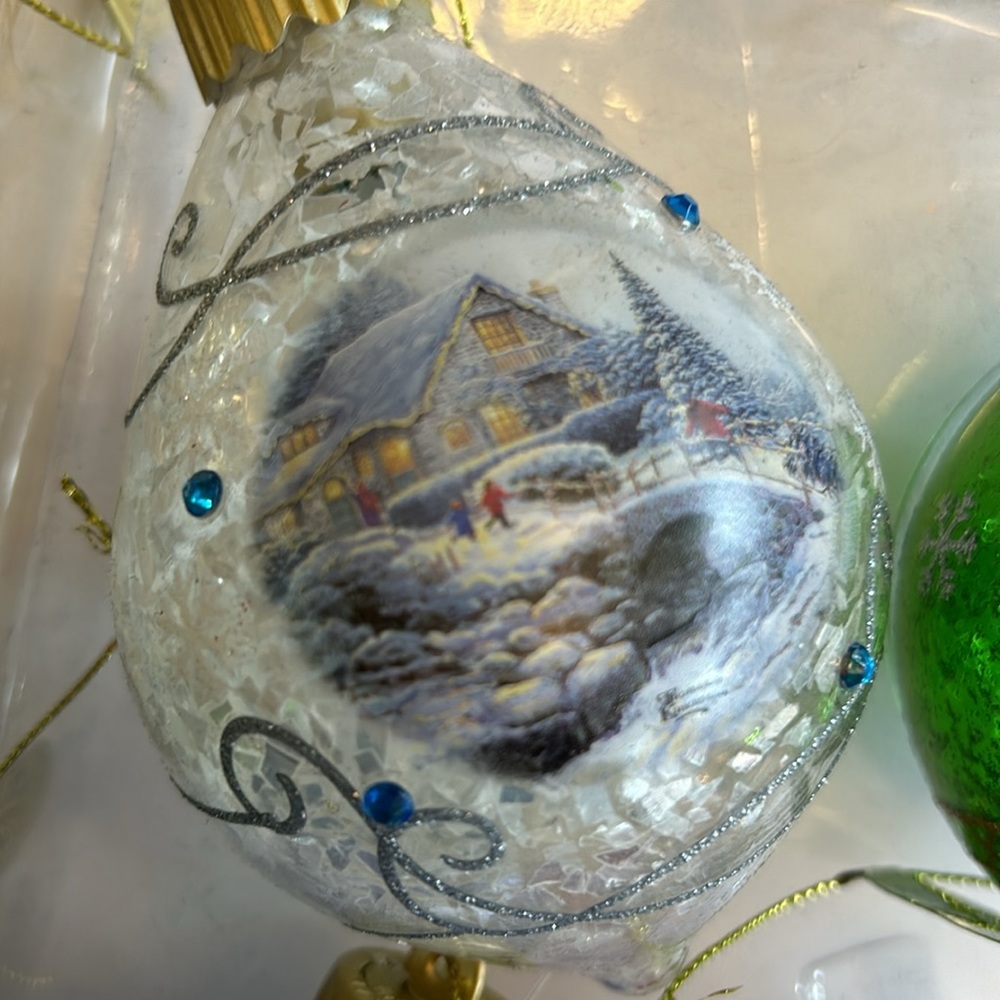 NWT VTG set of 7, Thomas Kinkade” luminary glass ornaments - Picture 10 of 12